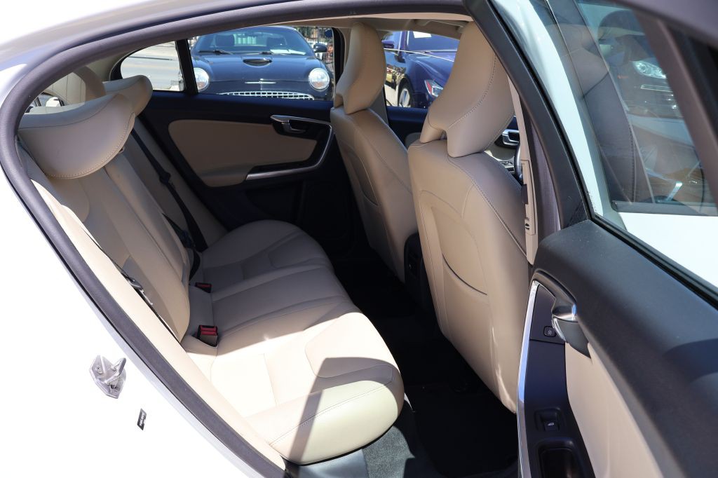 2017 Volvo S60 Image 44