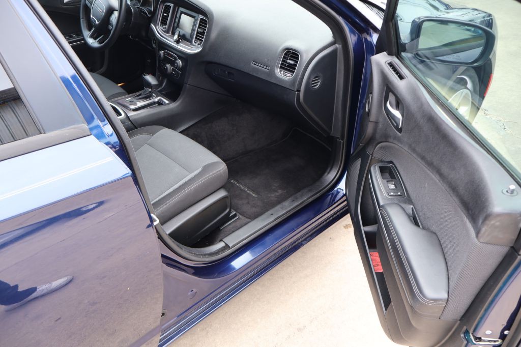 2016 Dodge Charger Image 18