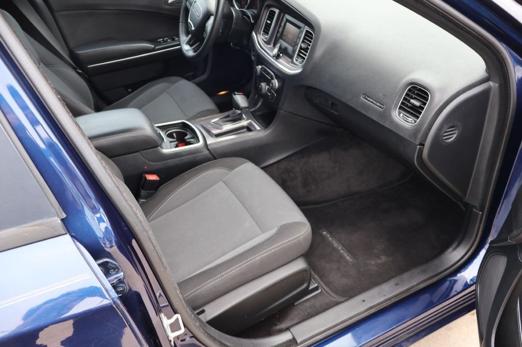 2016 Dodge Charger Image 19
