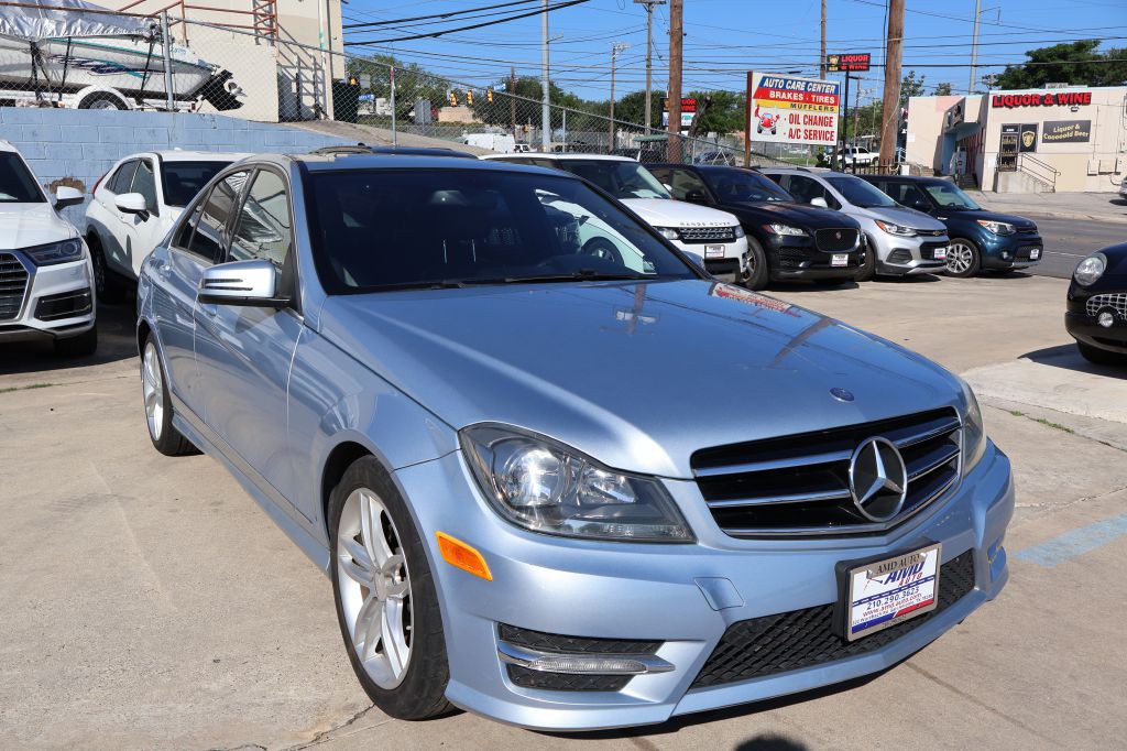 2014 Mercedes-Benz C-Class Image 1