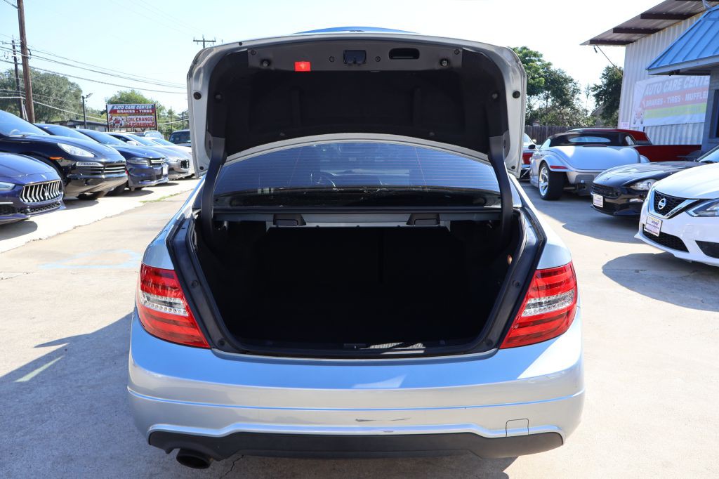 2014 Mercedes-Benz C-Class Image 17