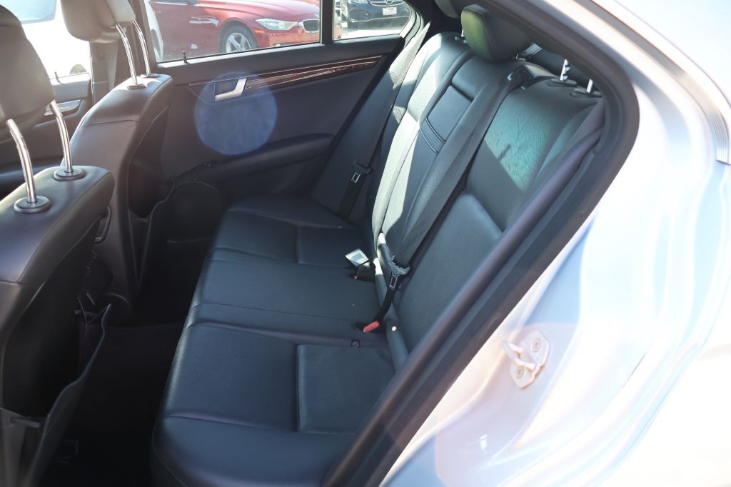 2014 Mercedes-Benz C-Class Image 24