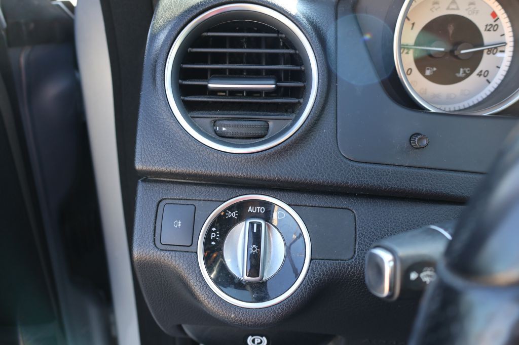 2014 Mercedes-Benz C-Class Image 27