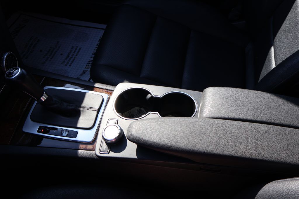 2014 Mercedes-Benz C-Class Image 35