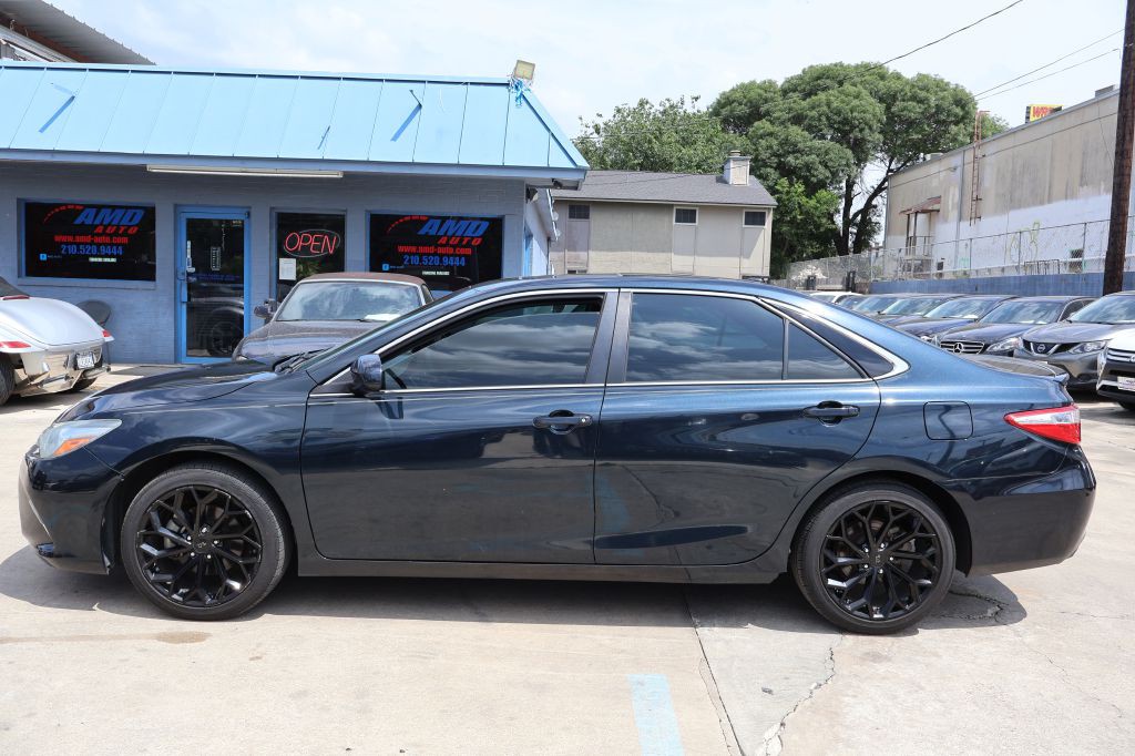 2017 Toyota Camry Image 4
