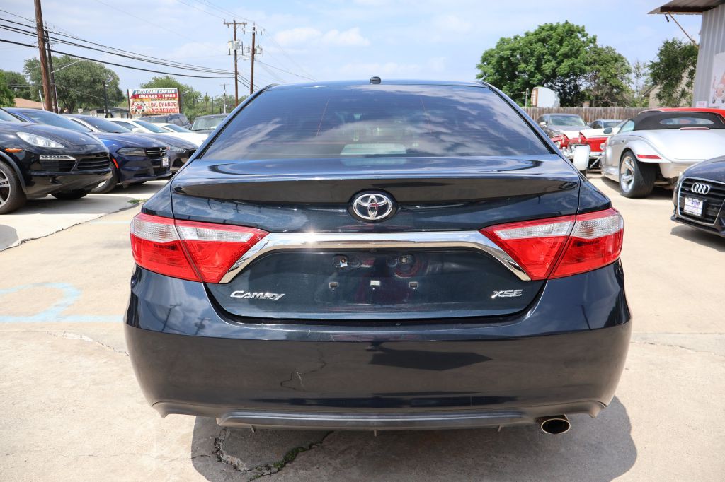 2017 Toyota Camry Image 6