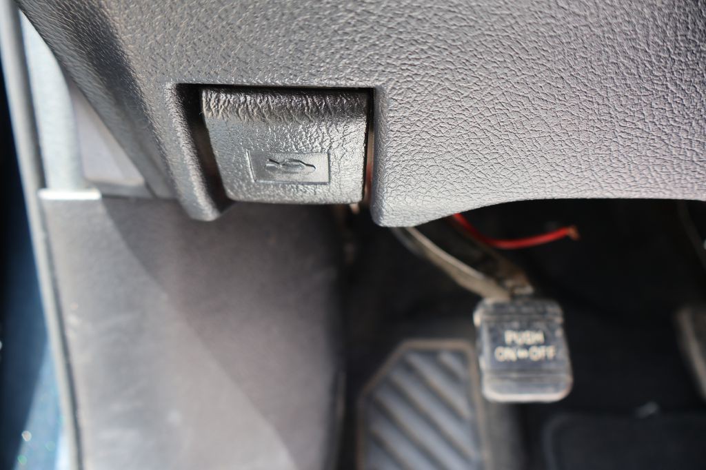 2017 Toyota Camry Image 25