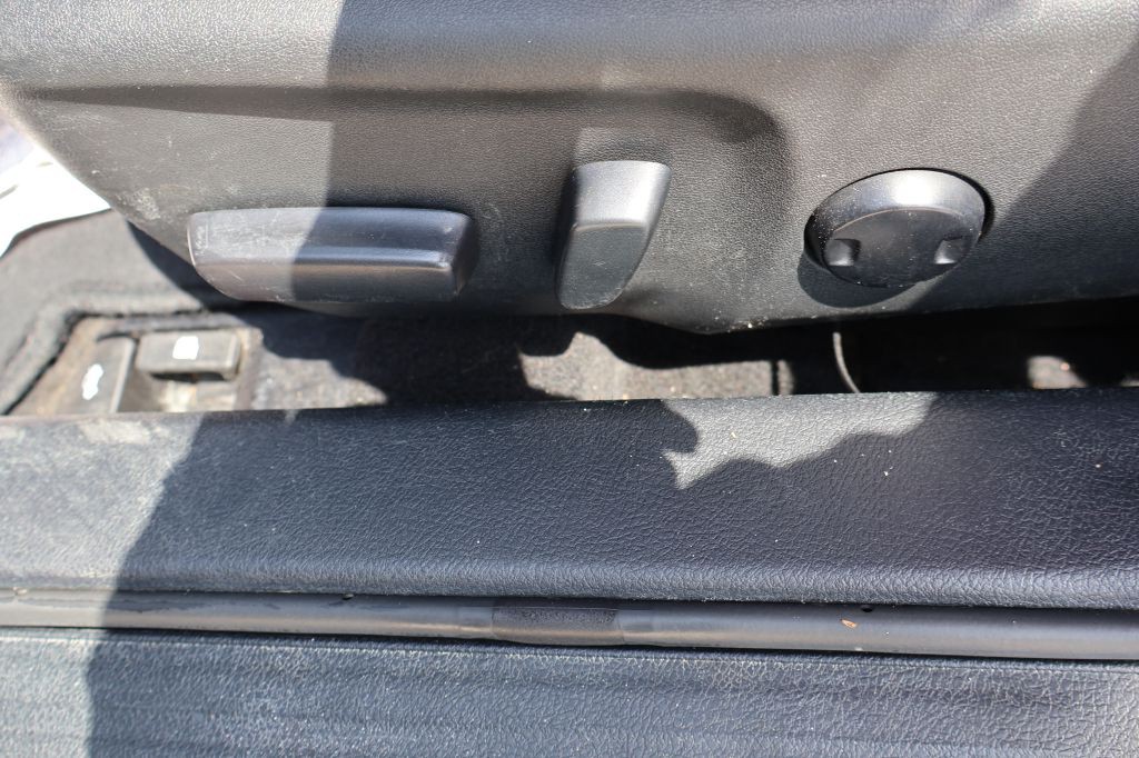 2017 Toyota Camry Image 29