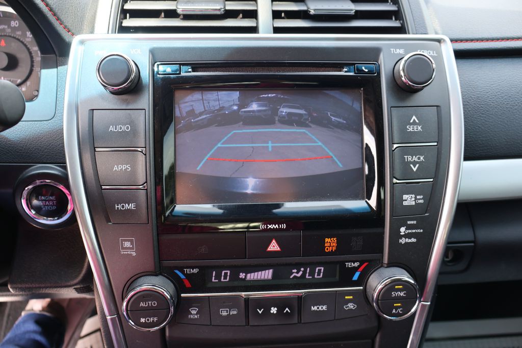 2017 Toyota Camry Image 31