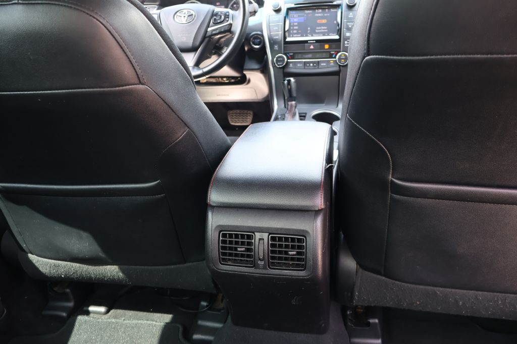 2017 Toyota Camry Image 40