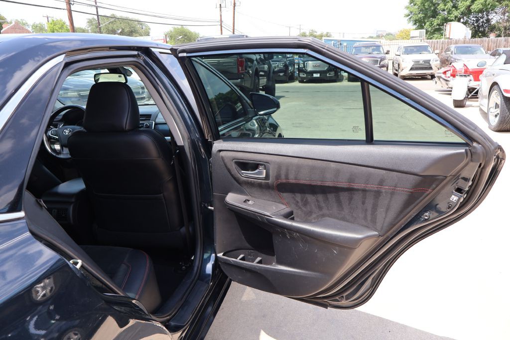 2017 Toyota Camry Image 42