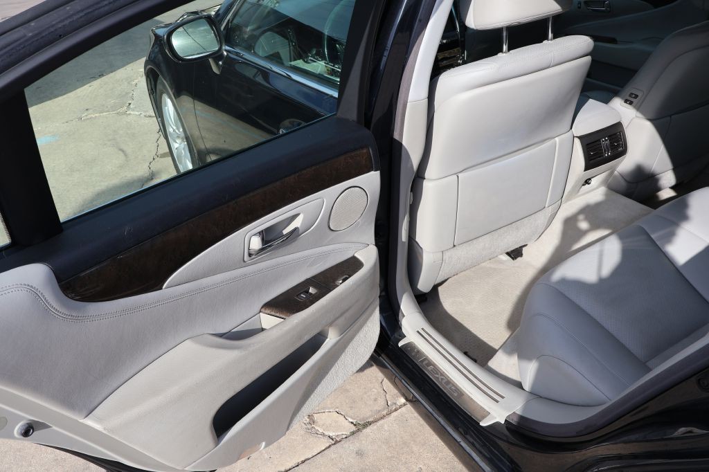 2008 Lexus LS Image 16