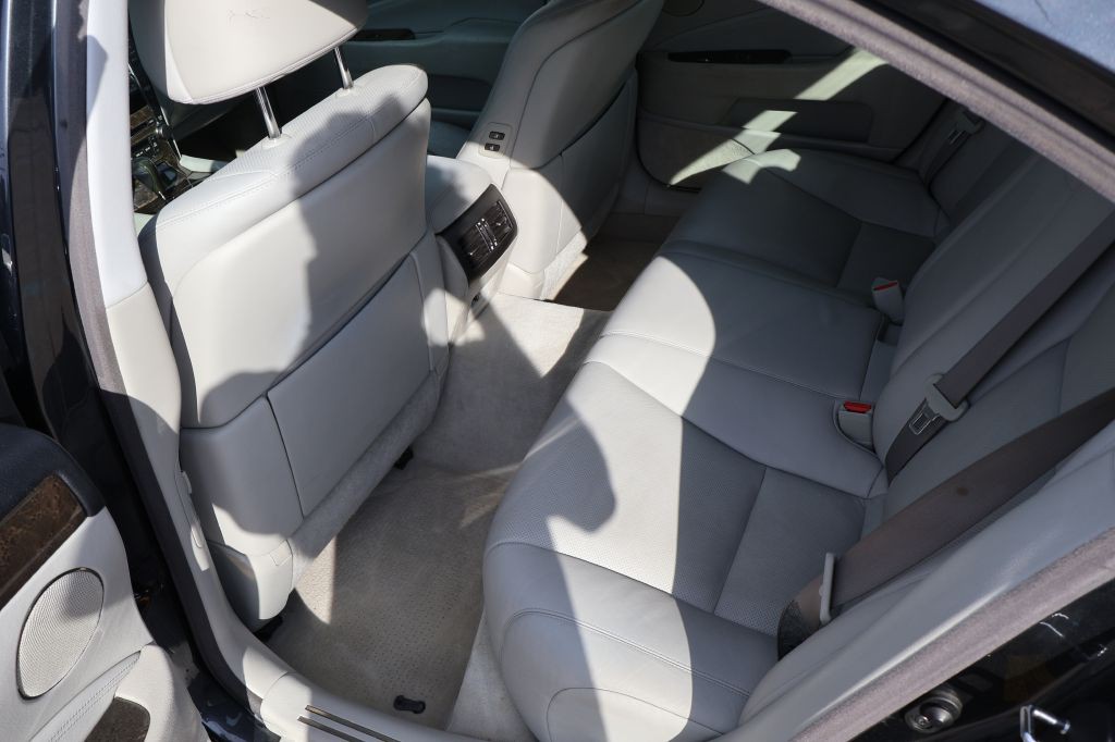 2008 Lexus LS Image 17