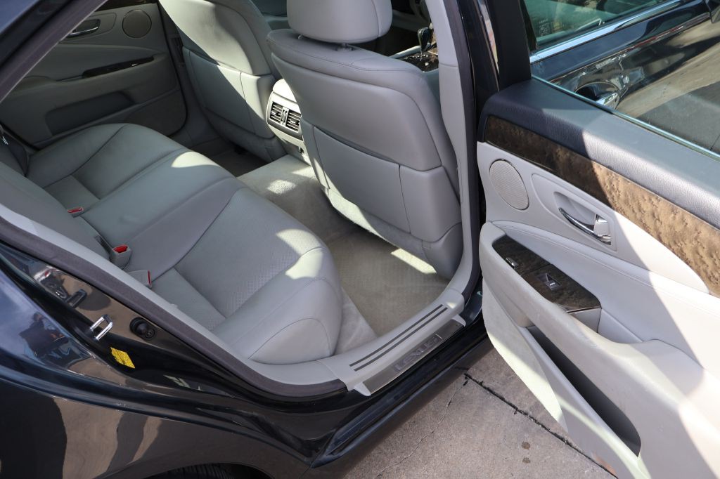 2008 Lexus LS Image 18