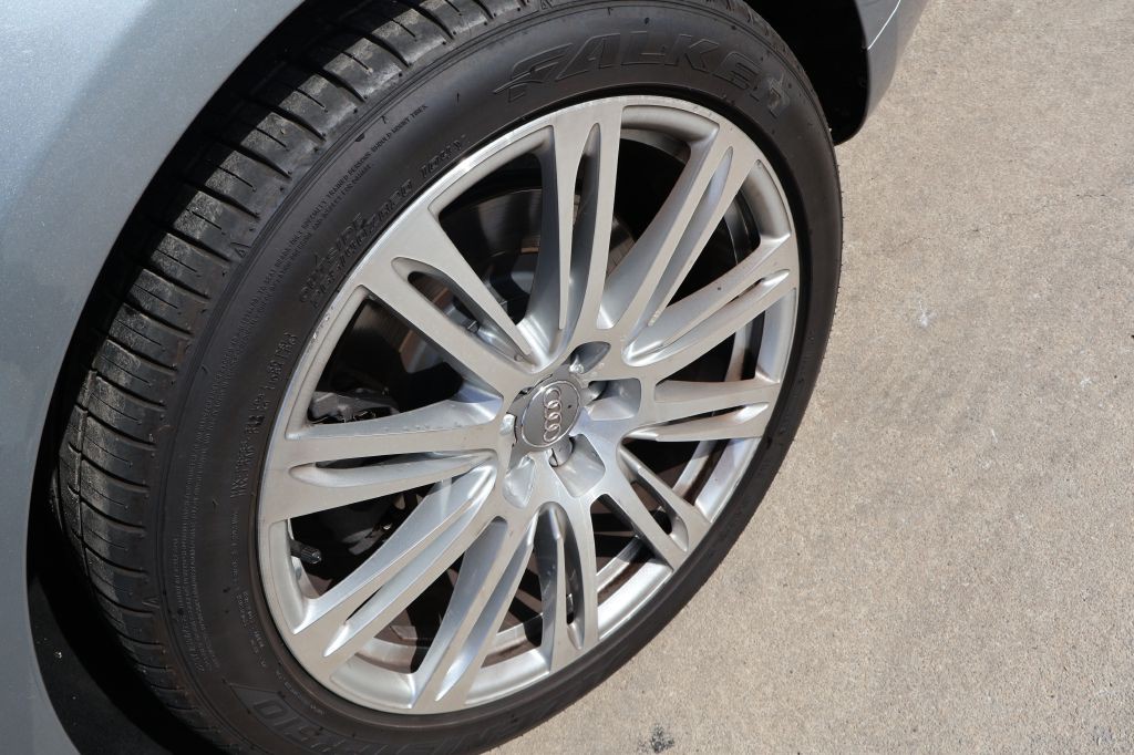 2012 Audi A8 Image 5