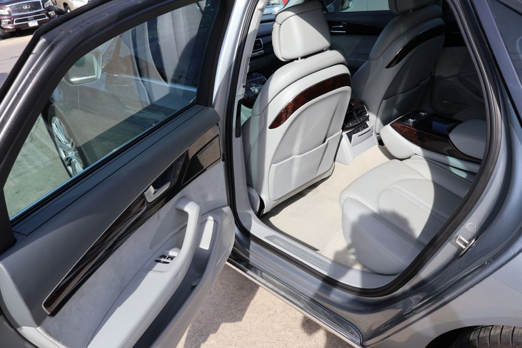 2012 Audi A8 Image 16