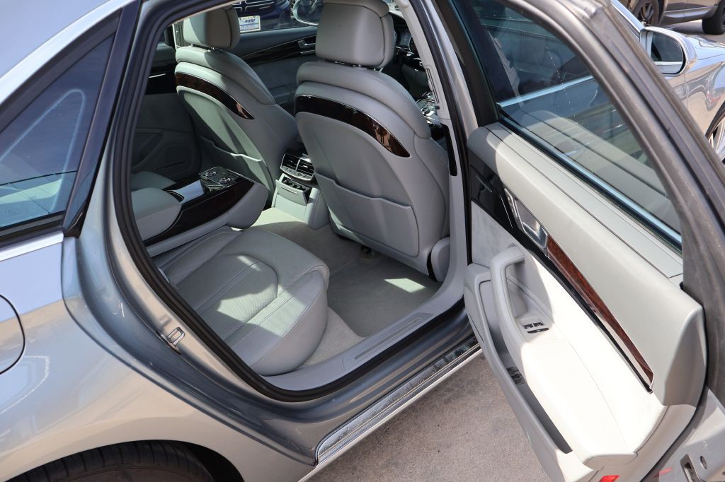 2012 Audi A8 Image 18