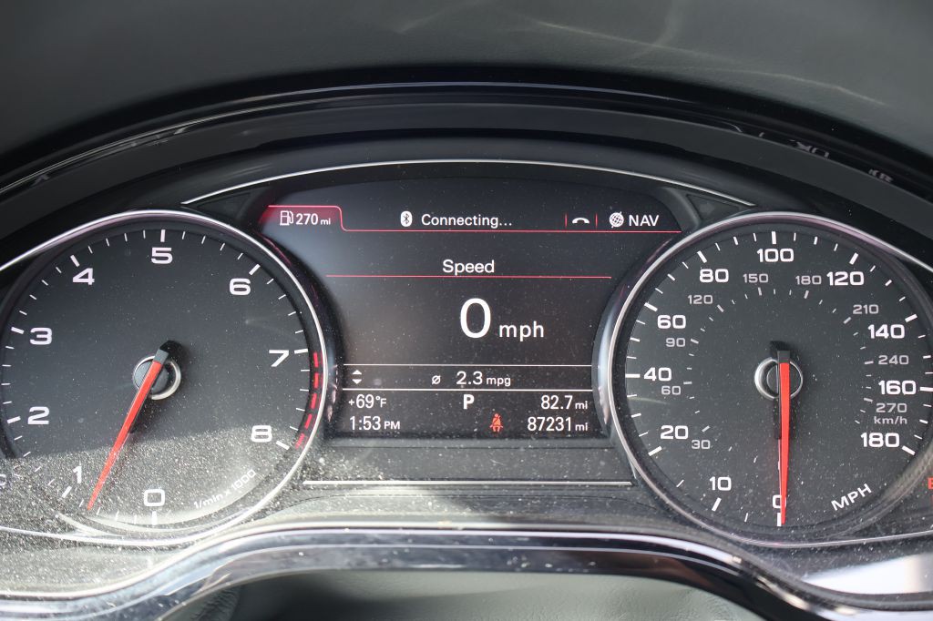 2012 Audi A8 Image 22