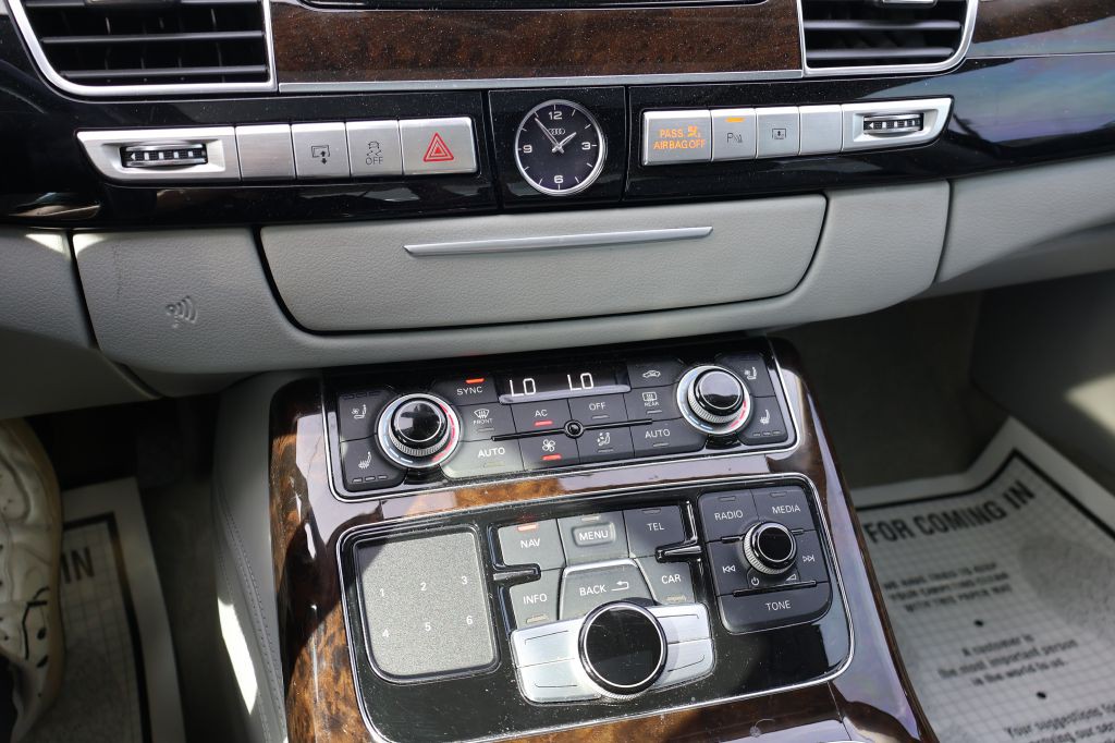 2012 Audi A8 Image 25