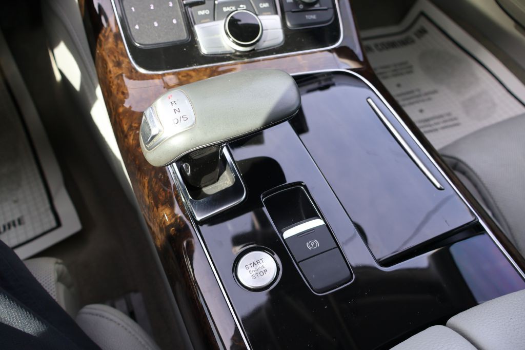 2012 Audi A8 Image 26