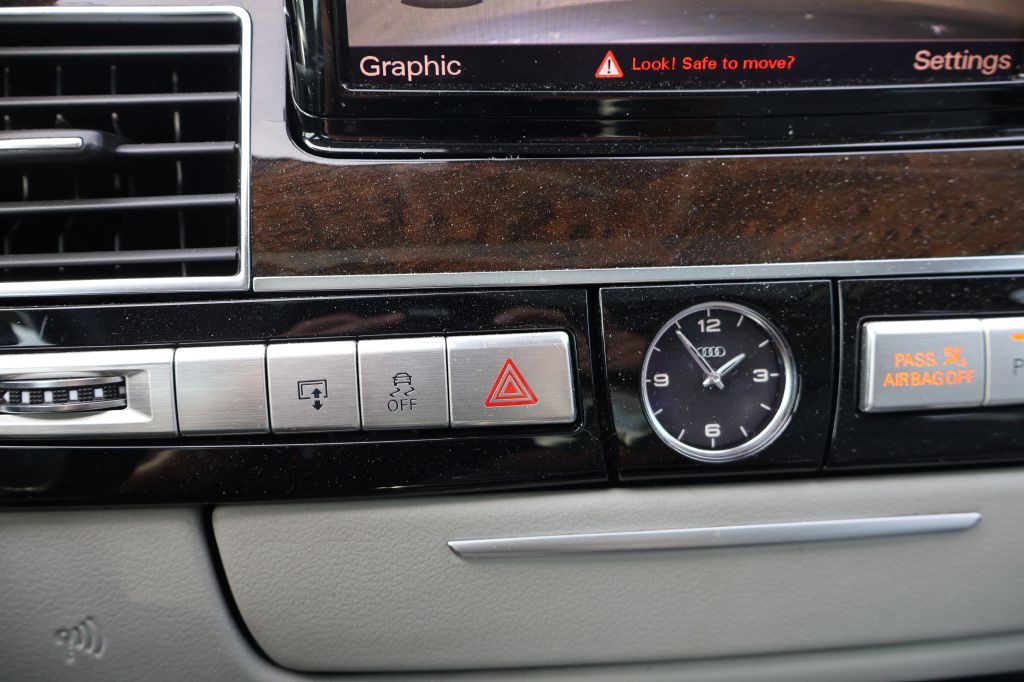 2012 Audi A8 Image 27