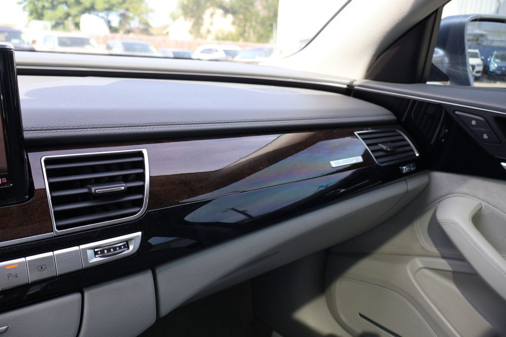 2012 Audi A8 Image 28