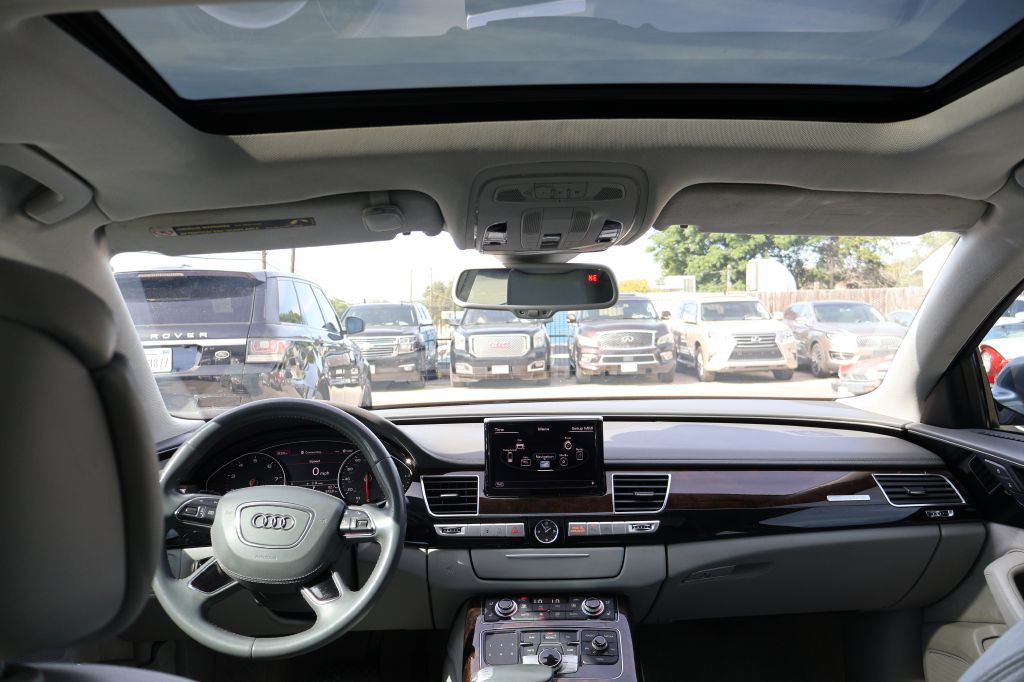 2012 Audi A8 Image 32