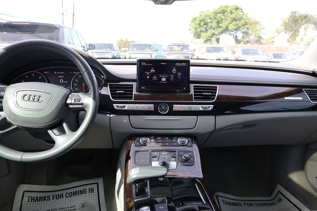 2012 Audi A8 Image 33