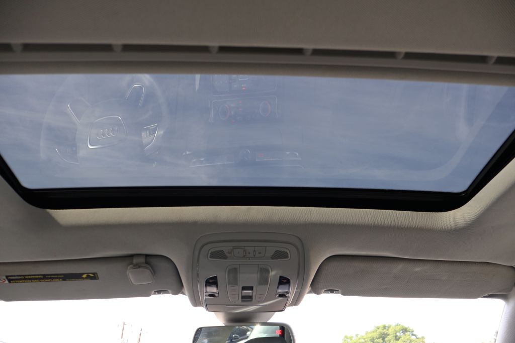 2012 Audi A8 Image 35