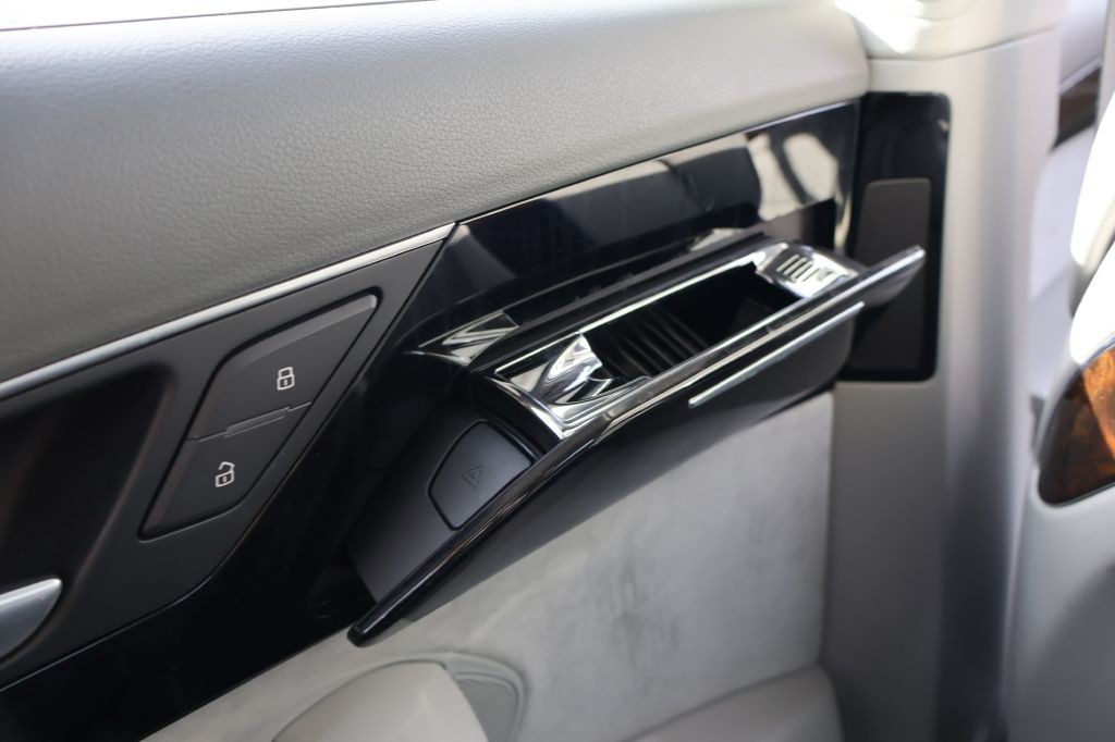 2012 Audi A8 Image 36