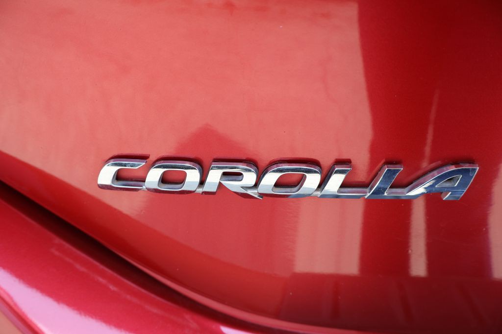 2016 Toyota Corolla Image 12