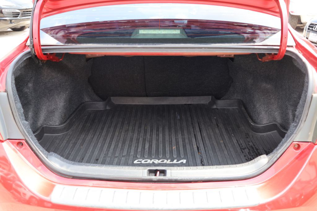 2016 Toyota Corolla Image 17