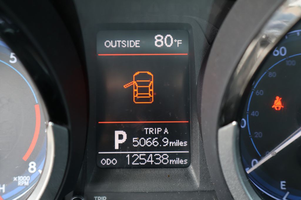 2016 Toyota Corolla Image 25