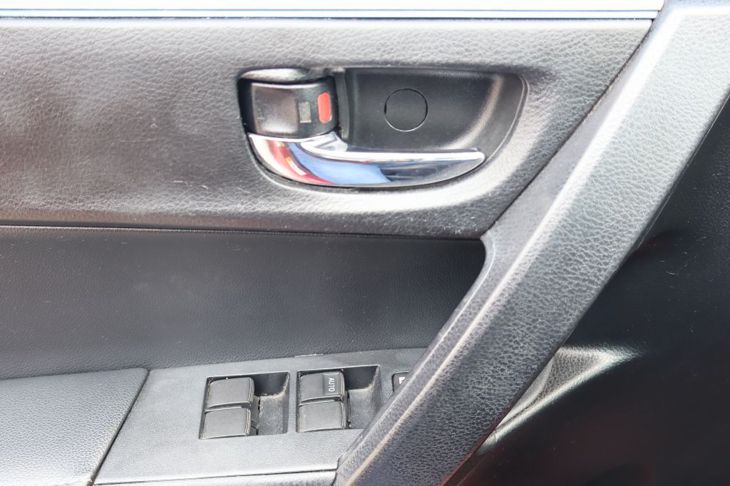 2016 Toyota Corolla Image 28