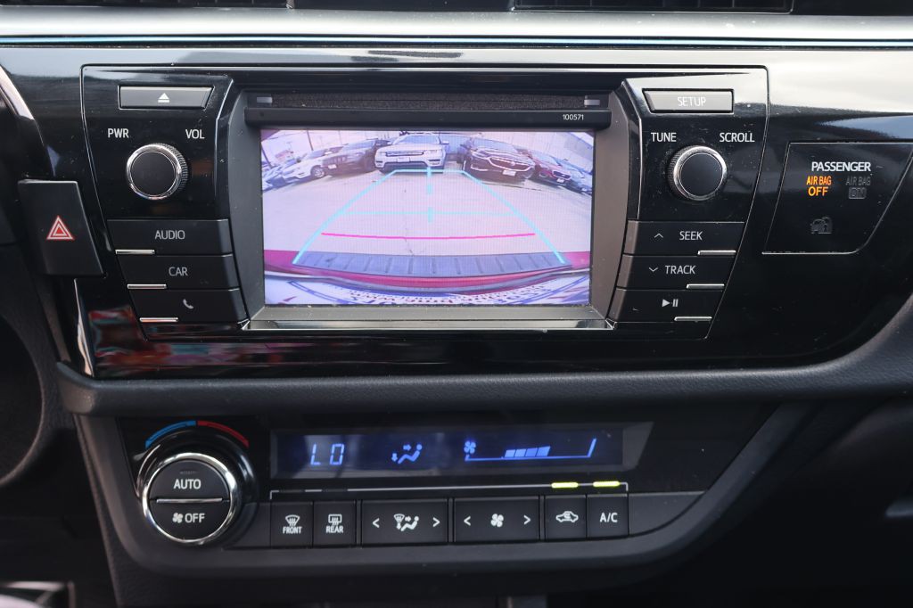 2016 Toyota Corolla Image 32