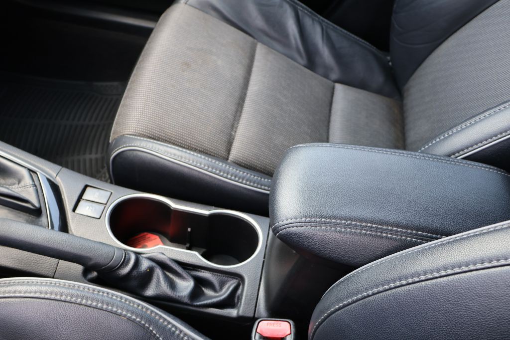 2016 Toyota Corolla Image 34
