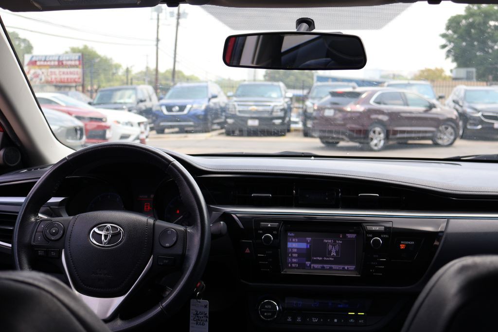 2016 Toyota Corolla Image 38