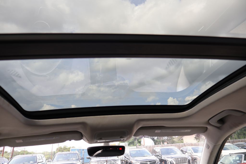 2016 Audi Q3 Image 22