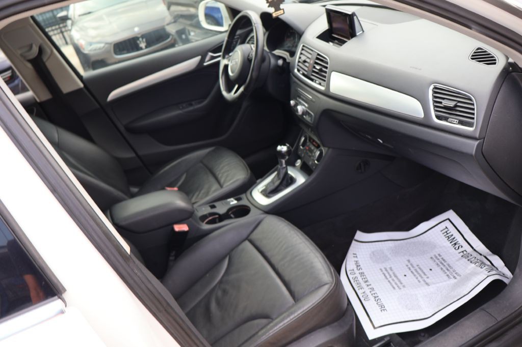 2016 Audi Q3 Image 30