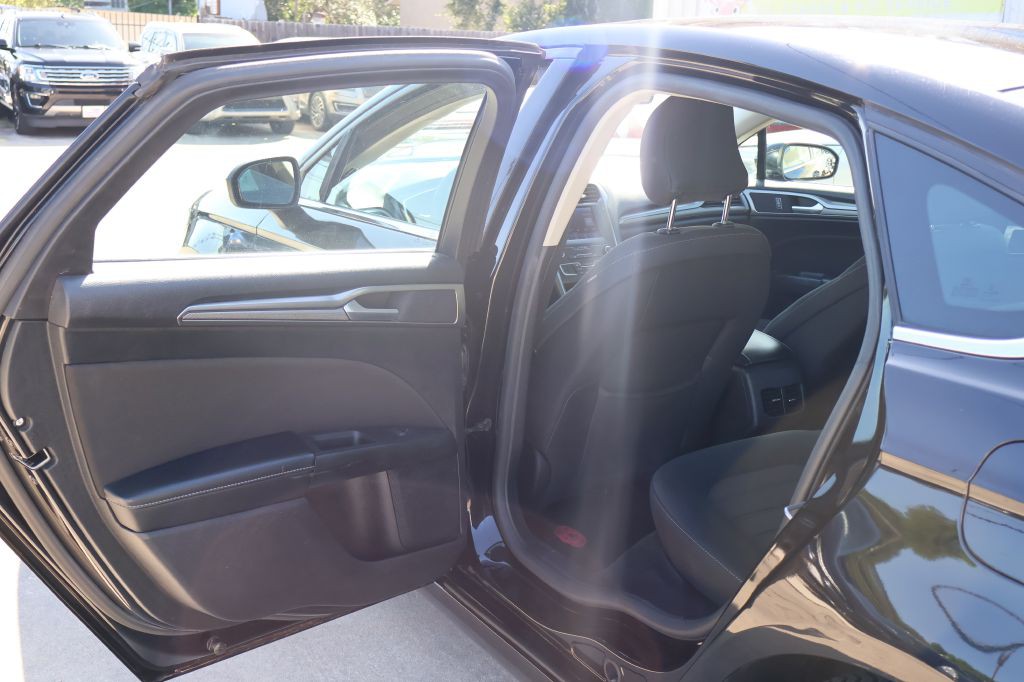 2019 Ford Fusion Image 21