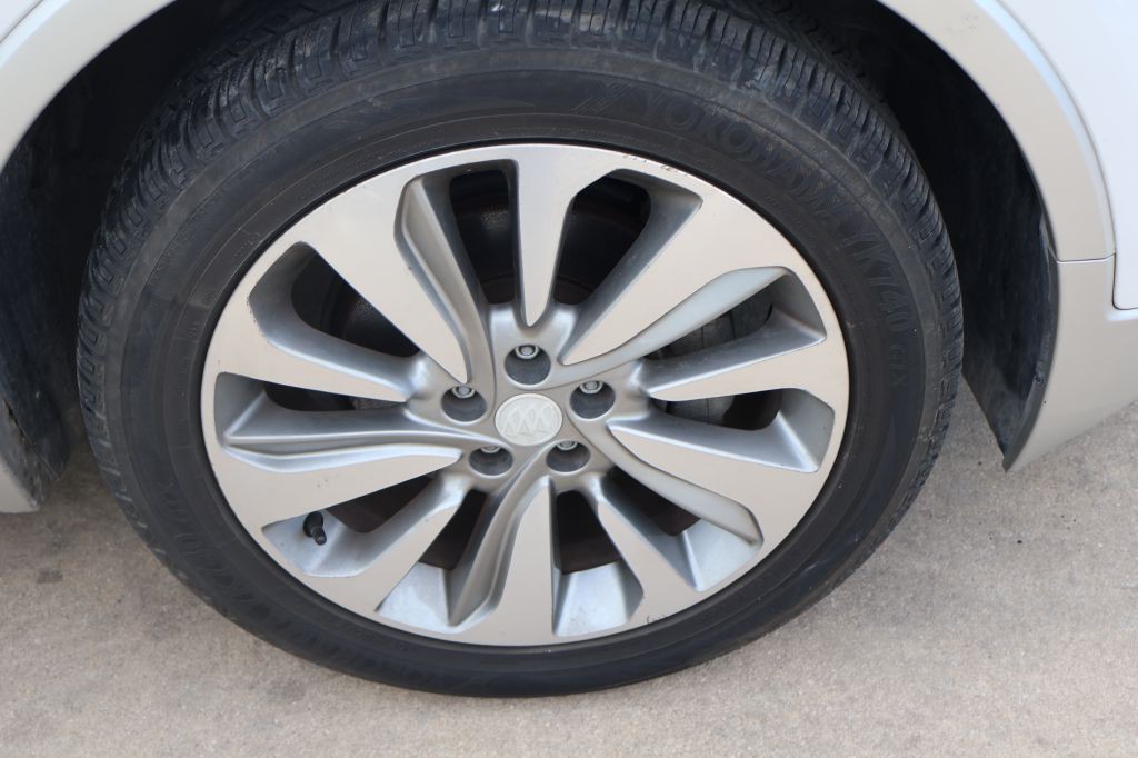 2017 Buick Enclave Image 9