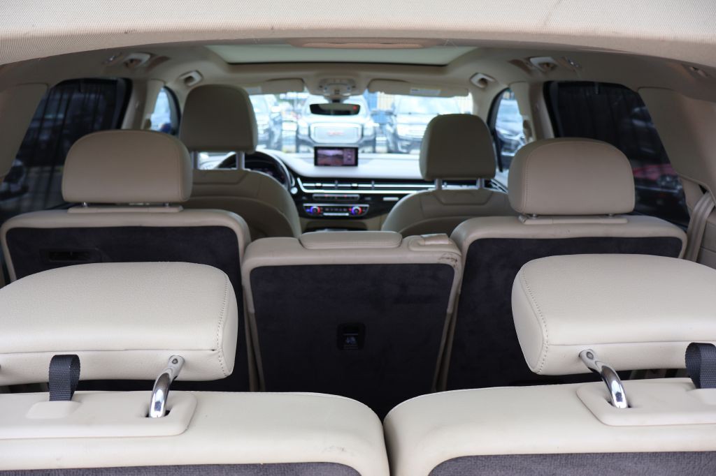 2017 Audi Q7 Image 10
