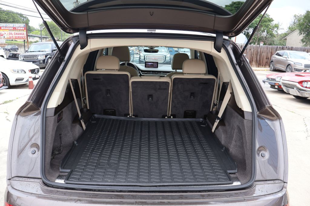 2017 Audi Q7 Image 11