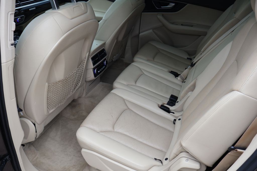 2017 Audi Q7 Image 30