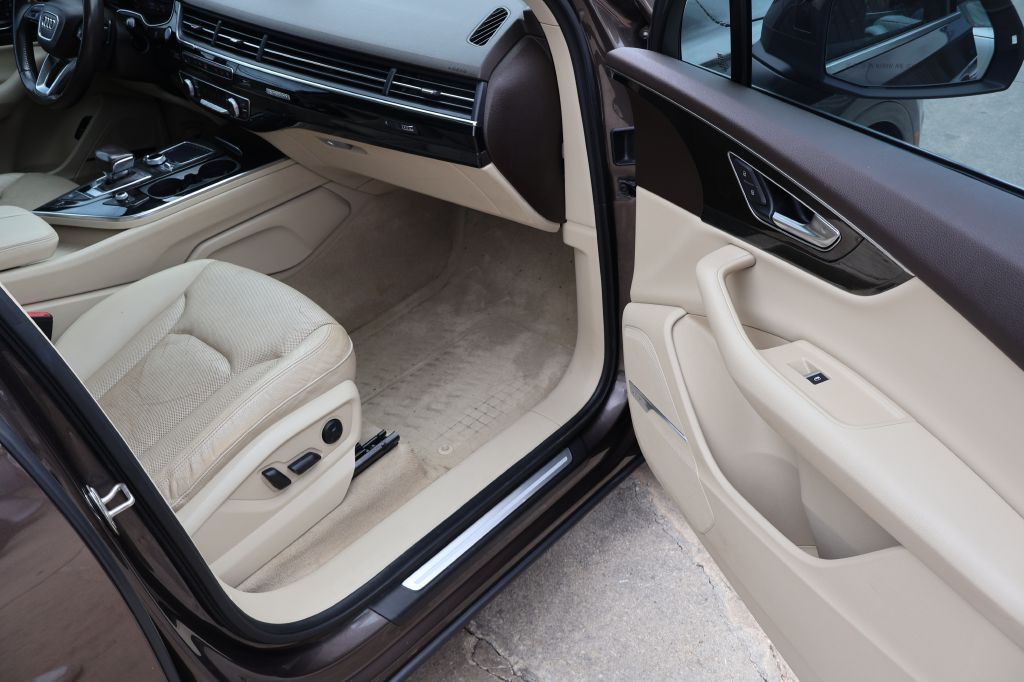 2017 Audi Q7 Image 33