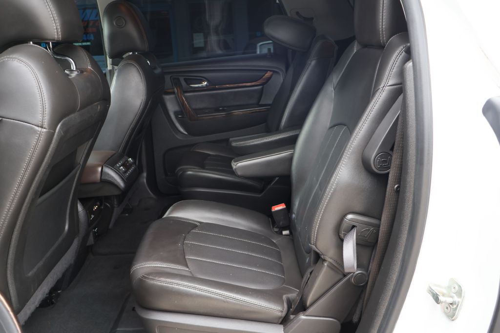 2016 GMC Acadia Image 28