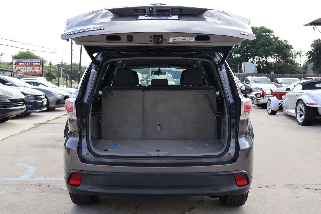 2015 Toyota Highlander Image 21