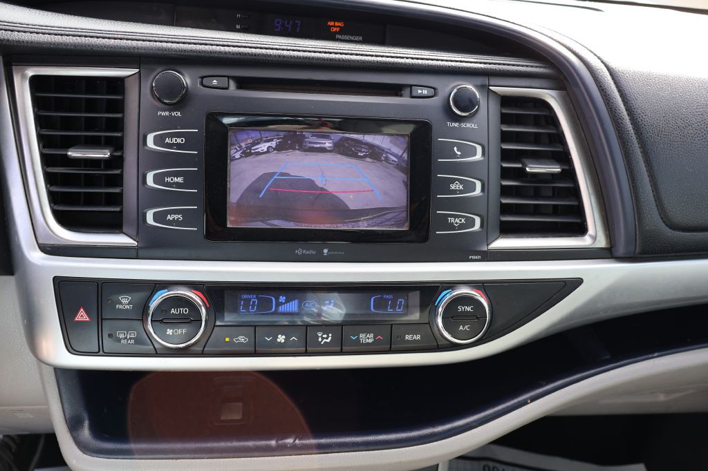 2015 Toyota Highlander Image 39