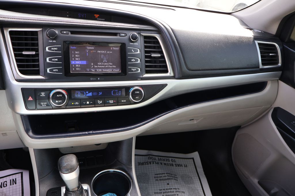 2015 Toyota Highlander Image 40