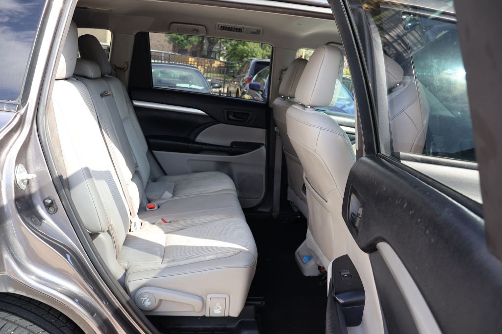 2015 Toyota Highlander Image 52